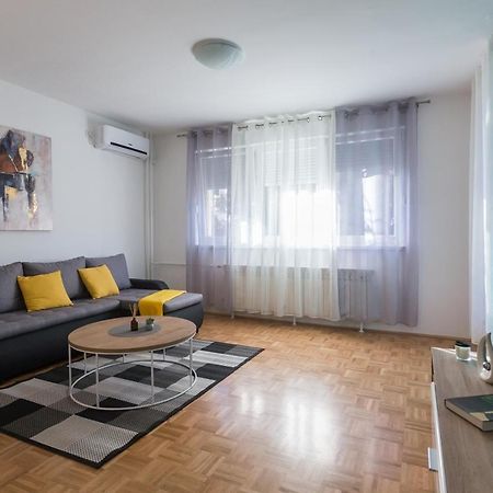 Apartman Lariva Osijek Buitenkant foto