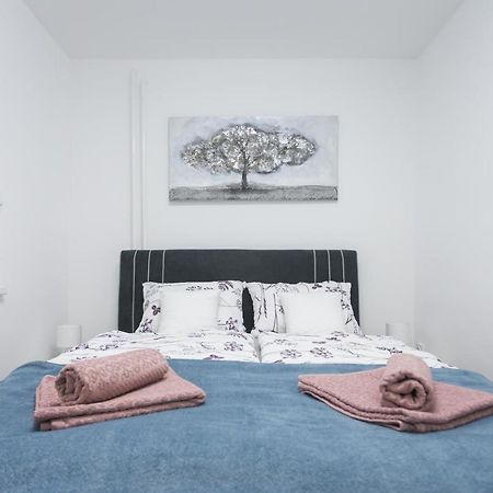 Apartman Lariva Osijek Buitenkant foto