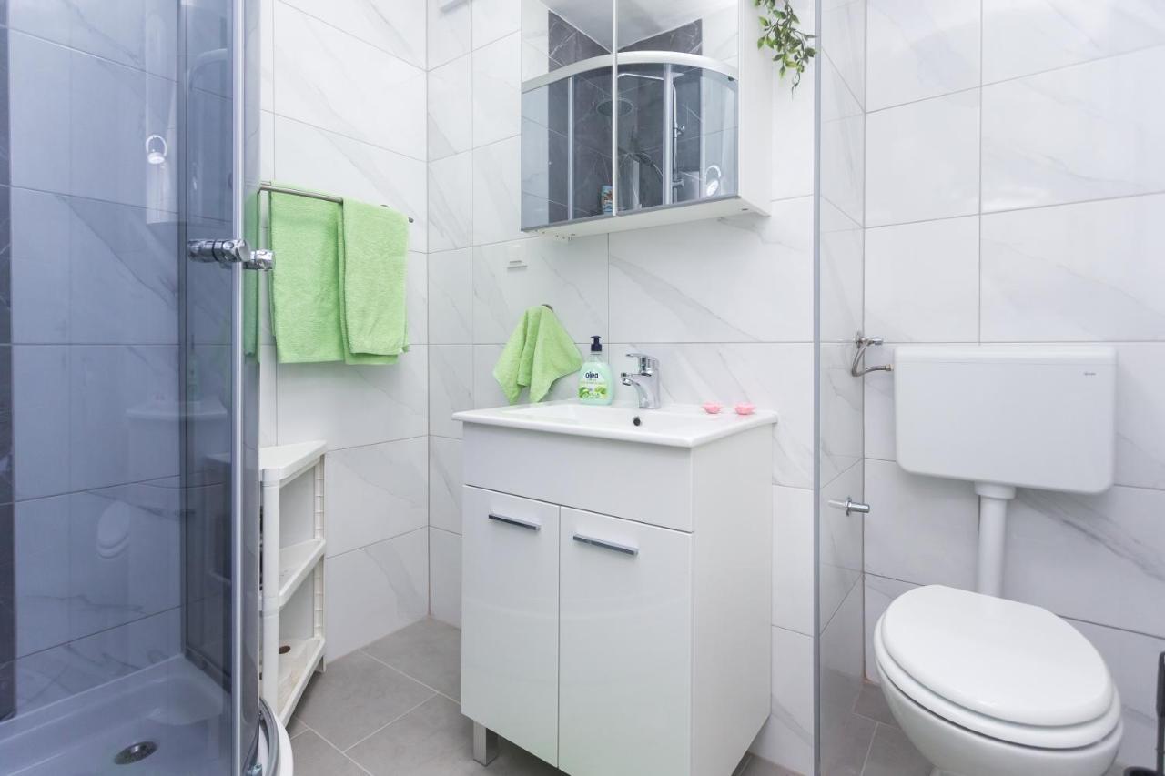 Apartman Lariva Osijek Buitenkant foto